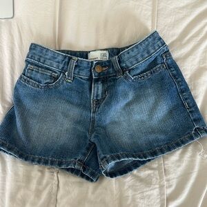 In perfect condition!! Old Navy girls jean shorts with adjustable waist.